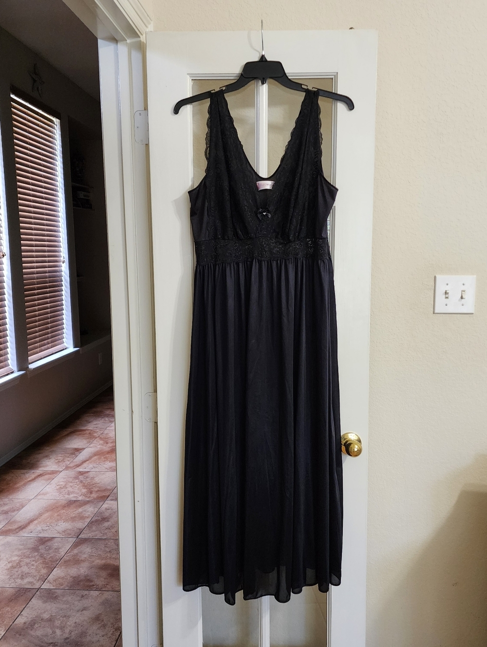 Shadowline Black Lace Nightgown 2X Silhouette 31737 Maxi Slip